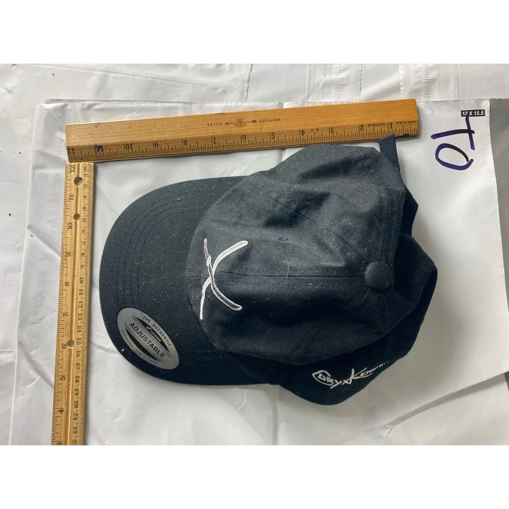 The Classics Yupoong‎ Black Cotton Flat Brim Snapback Baseball Cap
